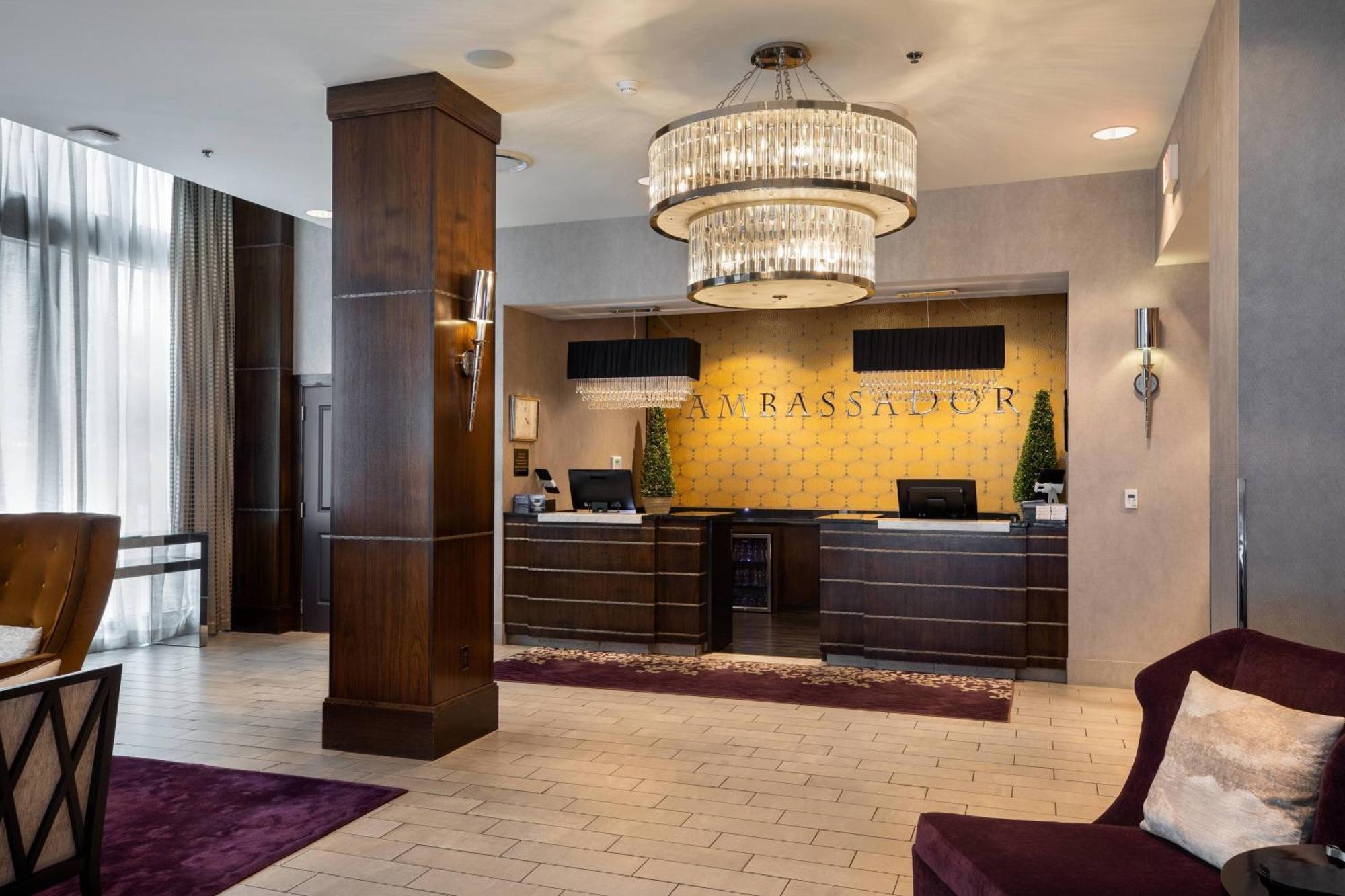 Ambassador Hotel Wichita, Autograph Collection Esterno foto
